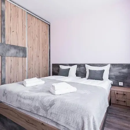 Daire One Bedroom Flat In Bella Vita Complex Close To St Constantine And Helena Varna