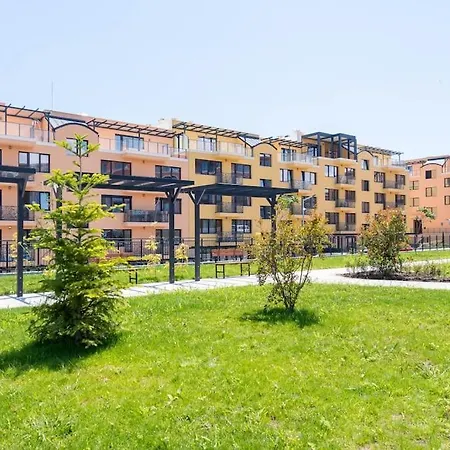 One Bedroom Flat In Bella Vita Complex Close To St Constantine And Helena Apartment *